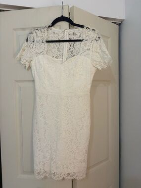Elegant Lace Short Sleeve Dress in white